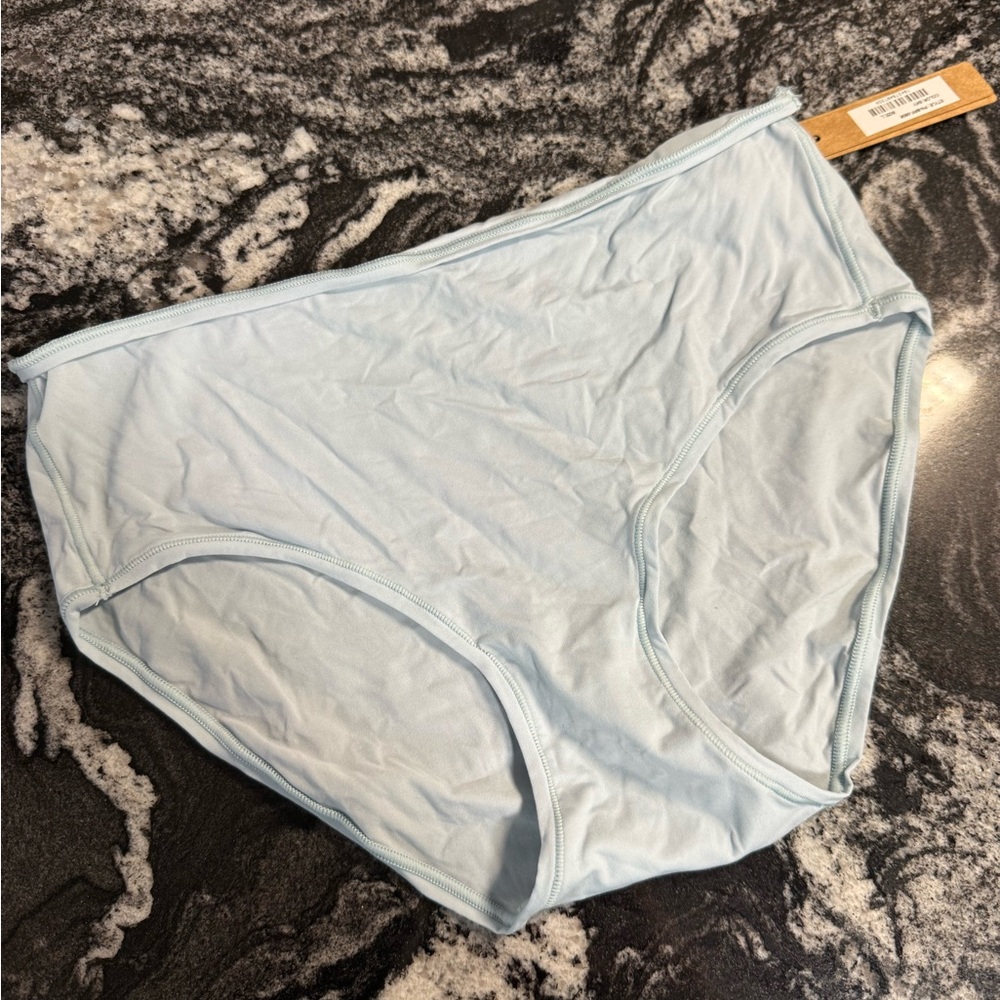 SKIMS EVERYDAY ESSEN5ials Light Blue Women's Intimate Large NWT